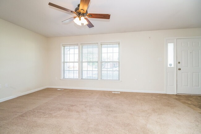 Photo - 401 Wildwood Dr