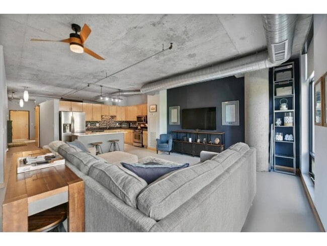 Building Photo - 720 N 4th St Unit 209