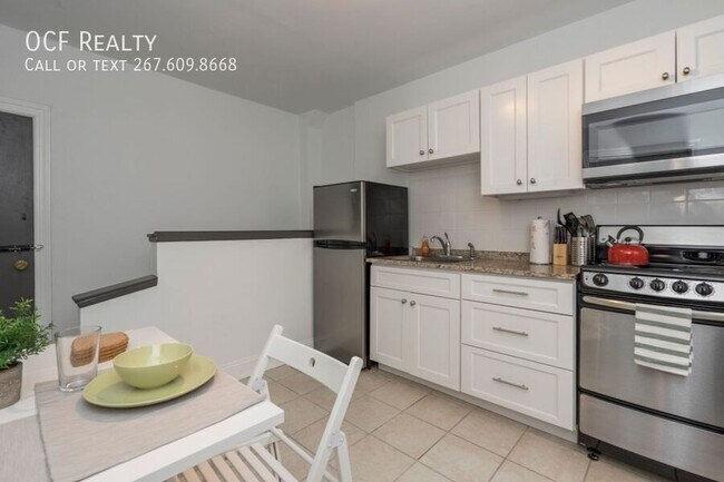 Photo - 1413 Lombard St Unit 2R