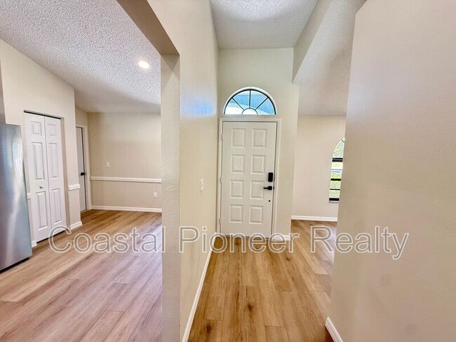 Photo - 8774 Huntfield St