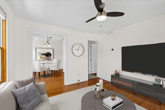 Photo - 15 Hillock St Unit 2