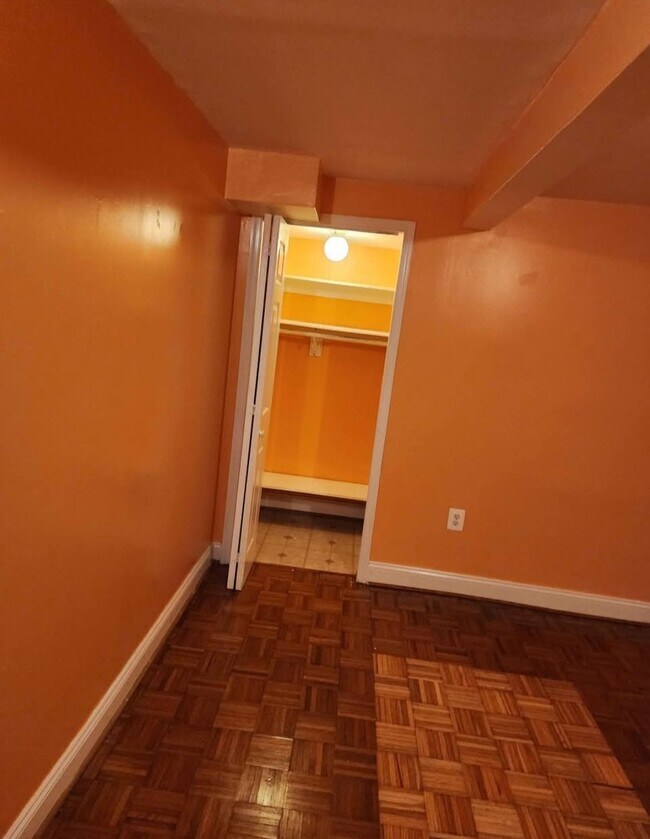 12713 Claxton Dr