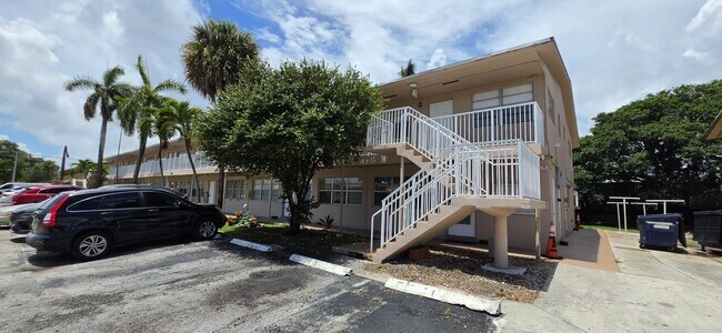 Photo - 230 SW 11th Ave Unit 17