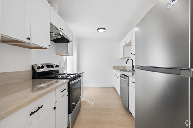 1BR, 1BA - 850SF - Kitchen