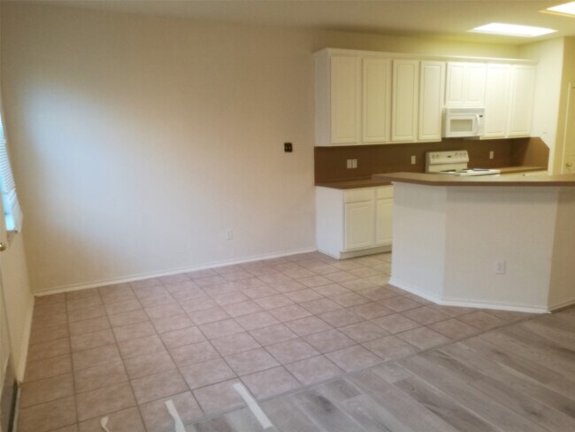 Photo - 16623 Newglen Ln