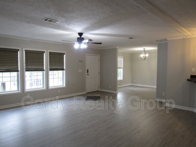 Photo - 5493 Willis Rd