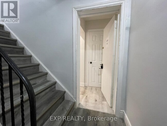 Photo - 259 Lakeshore Rd E