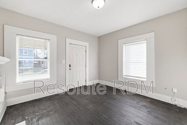 Photo - 1622 Yandes St