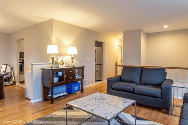 25 Algonquin Dr