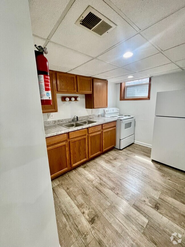 Building Photo - 813 Unit 1 Rental