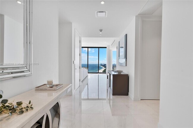 Photo - 15701 Collins Ave Unidad 3605