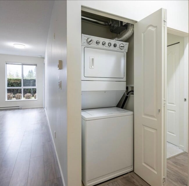 Photo - 1135 Windsor Mews