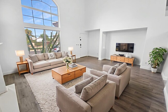 Photo - 10928 Vista Ave