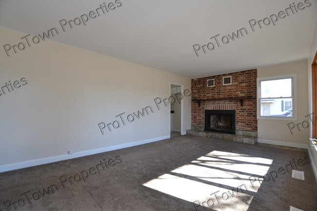 Photo - 1251 W Marion St