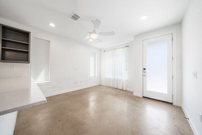 Photo - 102 Tendick St