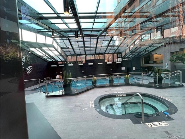 Photo - 4 Martine Ave Unit 814