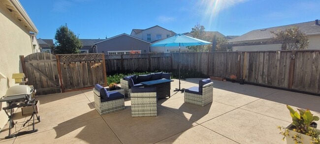 Photo - 2970 Garnet Way