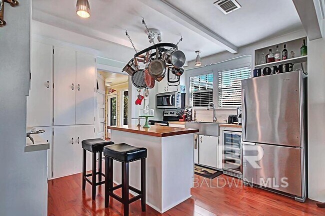 Photo - 3376 Washington Ave