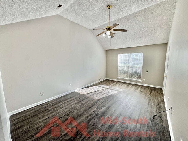 Photo - 5528 Ginners Dr