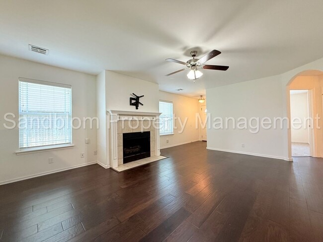 Photo - For Lease | Jenks | Available Now!