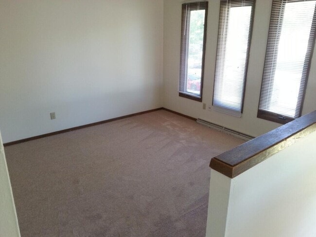 Photo - 1303 S Thompson Dr