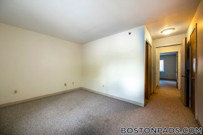 152 N Beacon St Unidad B2