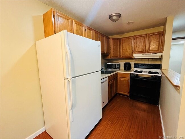 Photo - 44 Surrey Dr Unit A6