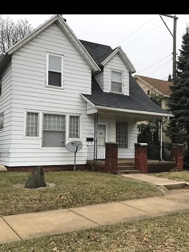 Building Photo - 913 E Washington St Rental