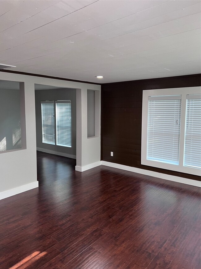 Photo - 214 S San Jacinto Ave