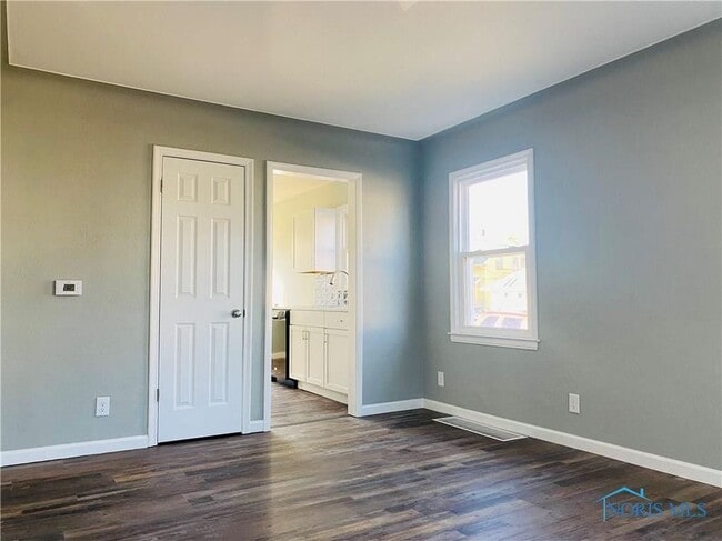 Photo - 3263 Blackstone Dr