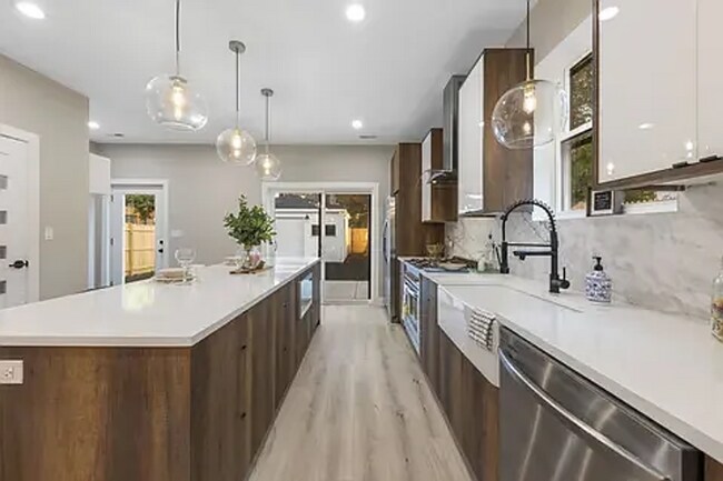 Photo - 5901 W Erie St