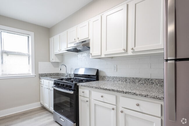 Building Photo - Capitol Square Rental