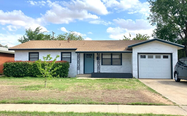 Building Photo - 2009 43rd St