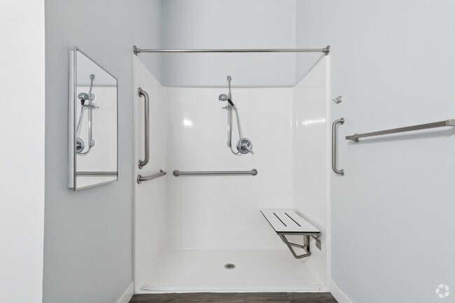 1BR, 1BA - 930SF - Bathroom