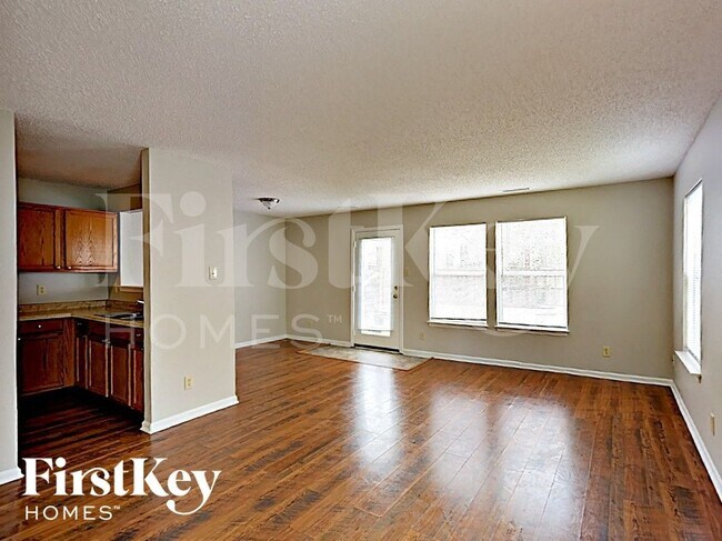Photo - 6646 Kinnerton Dr