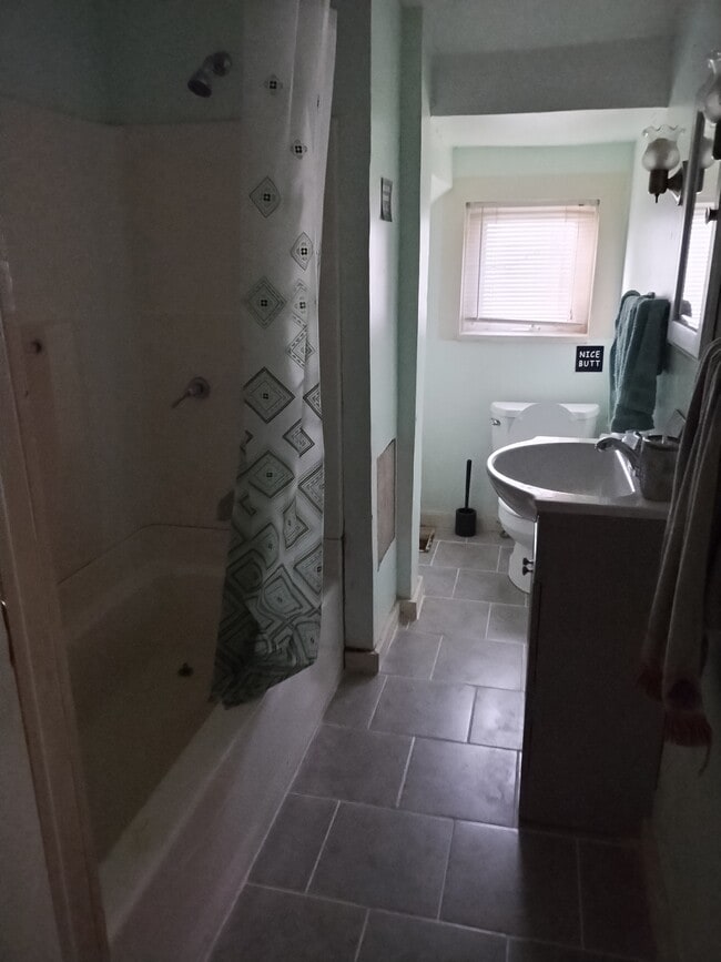 Photo - 633 Floyd Ave Unit 1