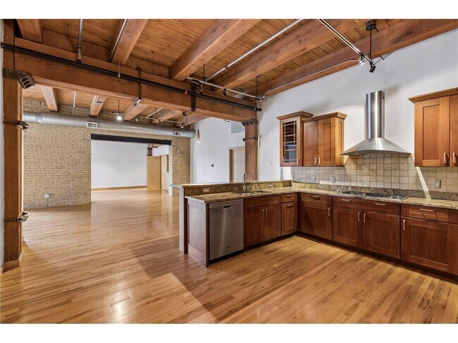 Photo - 607 Washington Ave S Unit 303
