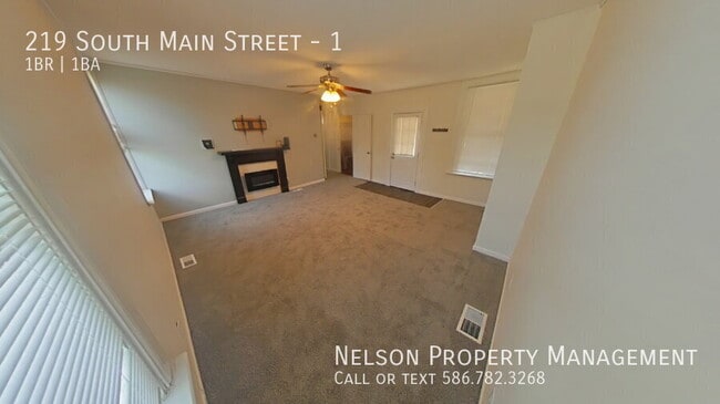 Photo - 219 S Main St Unidad 1