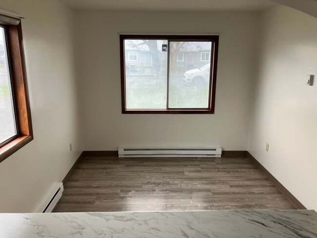 Comedor - 1032 Lowry St