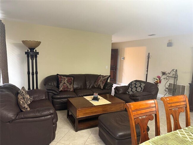 Photo - 725 Bristol Forest Way