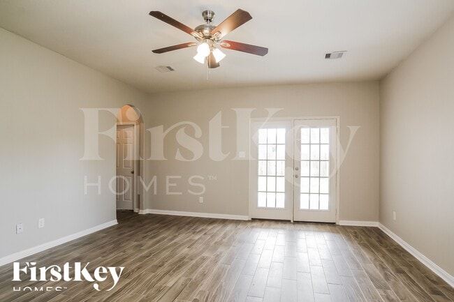 Photo - 5623 That Way