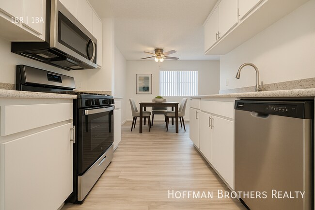 Photo - 10346 Commerce Ave Unidad 6