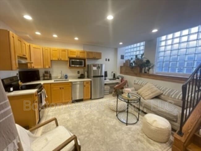 Photo - 26 Irving St