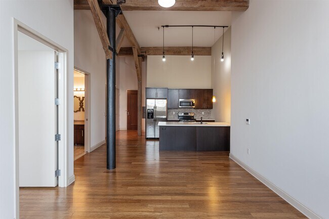 Photo - 154 Ave E Unit B407