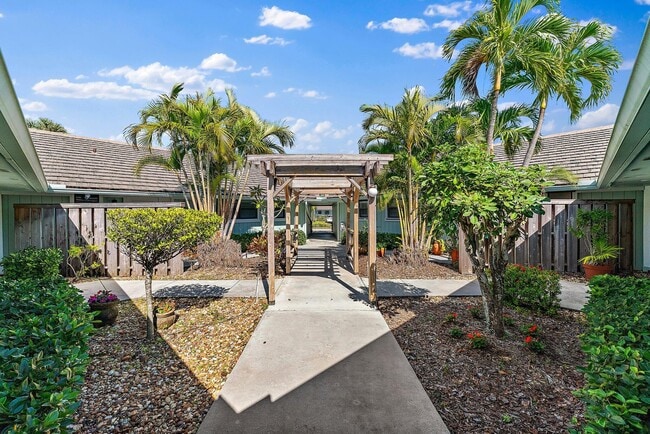 Photo - 1127 E Seminole Ave