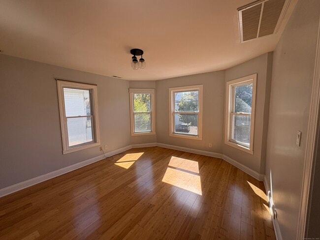 Photo - 679 Shelton St Unit 2