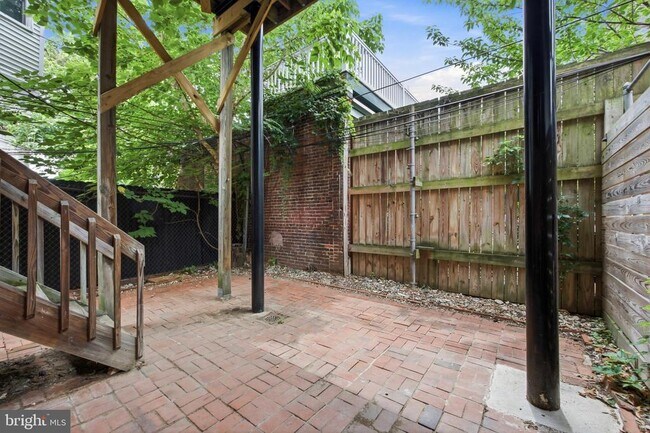 1712 Mt Vernon St Unit 1R