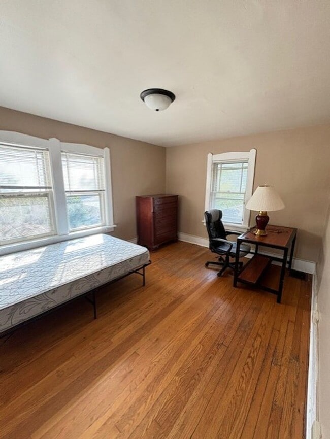 Photo - 401 W Elm St