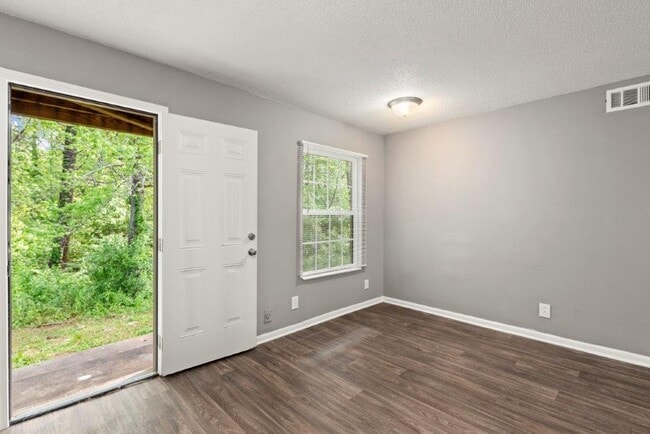 Walnut Hills Apartments