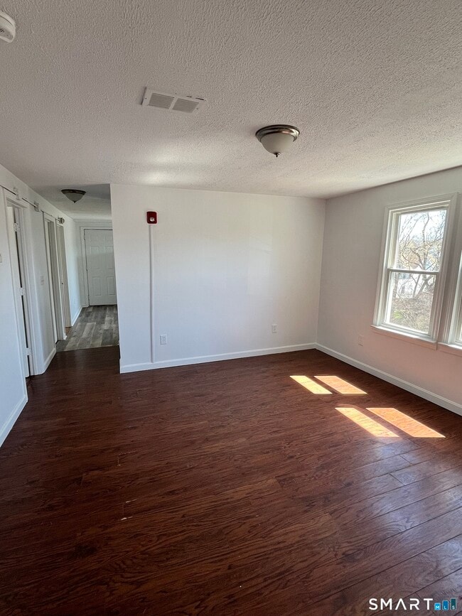 Photo - 192 Wakelee Ave